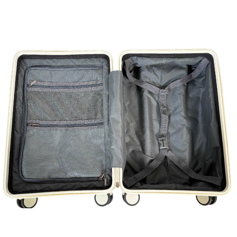 Ergonomic handle grip on hardside luggage