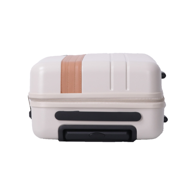 Lightweight durable hardside carry-on luggage